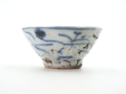 Late Ming/Early Qing Dynasty - Seaweed Motif Cup - Cha Zhi Ji