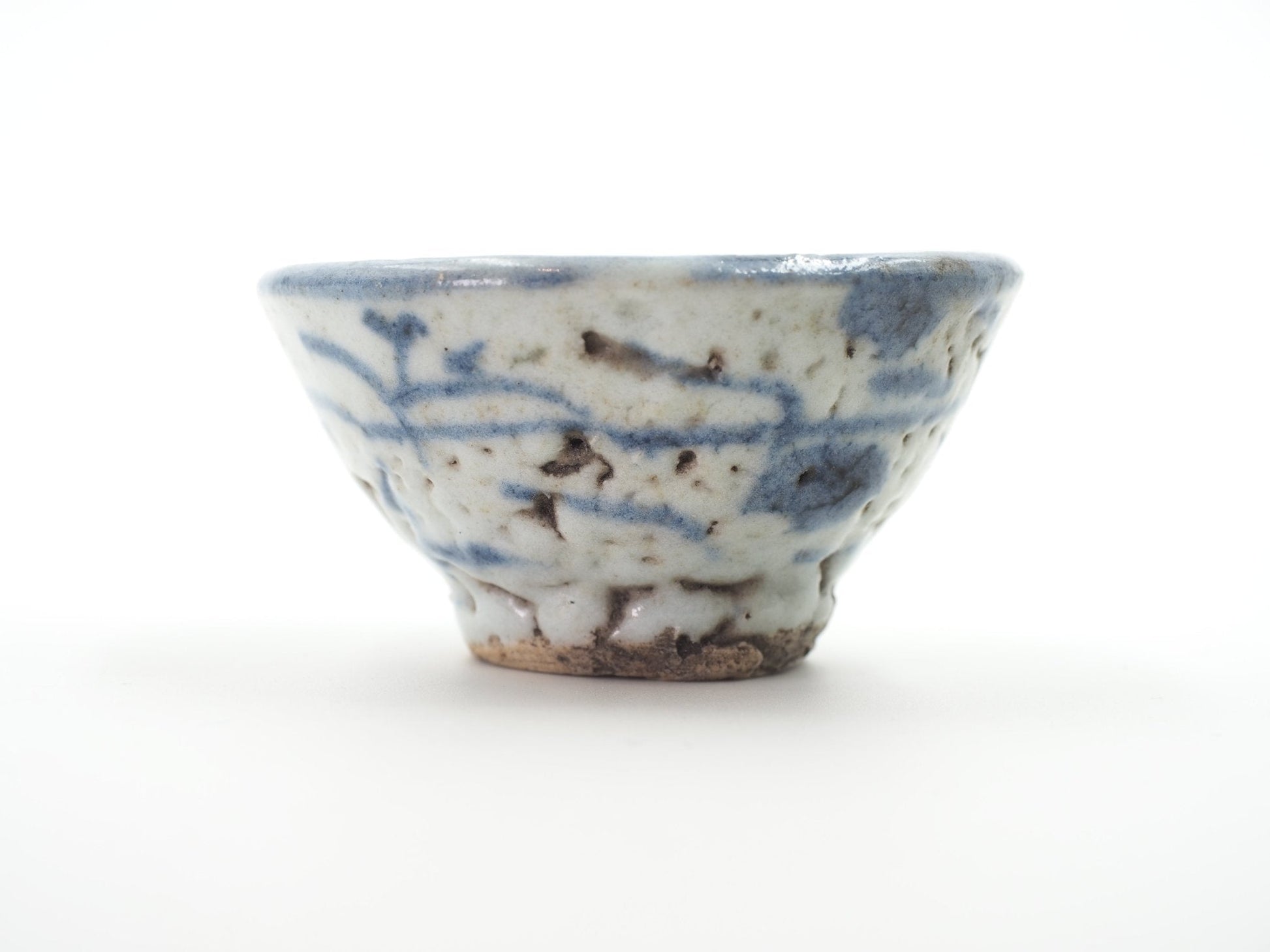 Late Ming/Early Qing Dynasty - Seaweed Motif Cup - Cha Zhi Ji